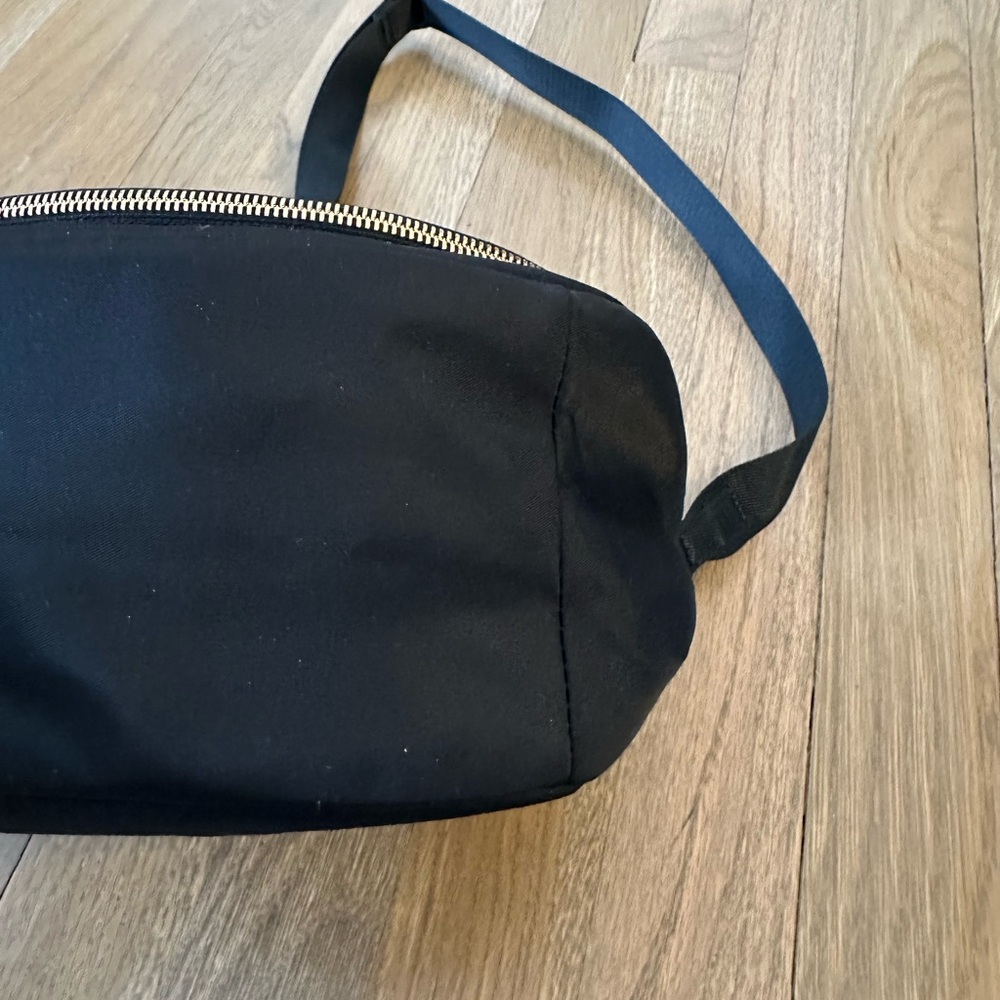 Lululemon Black 5L All night festival crossbody bag - Picture 4 of 8